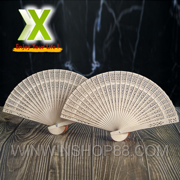 Quạt xếp gỗ họa tiết cầm tay phong cách cổ trang Huyện Hóc Môn