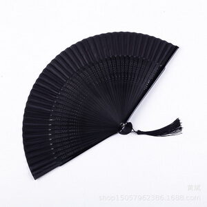 Quạt xếp cầm tay màu đen phong cách Trung Hoa cổ điển sáng tạo hdd Quận 10